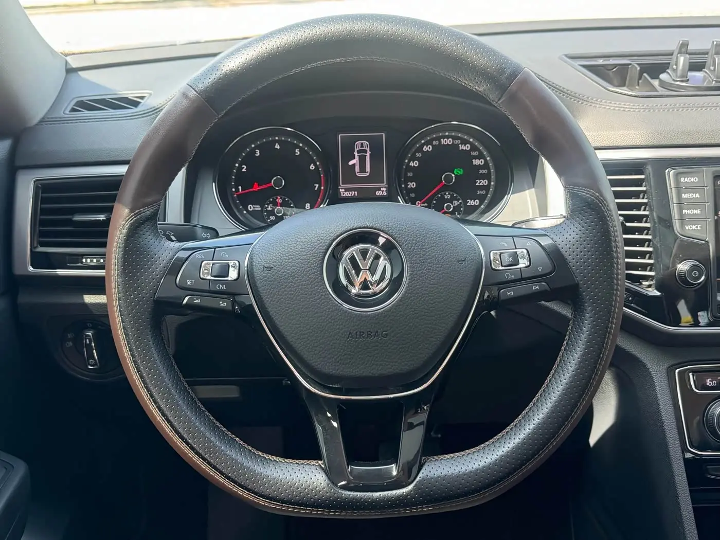 Volkswagen Teramont 2019 — ფოტო 9/20
