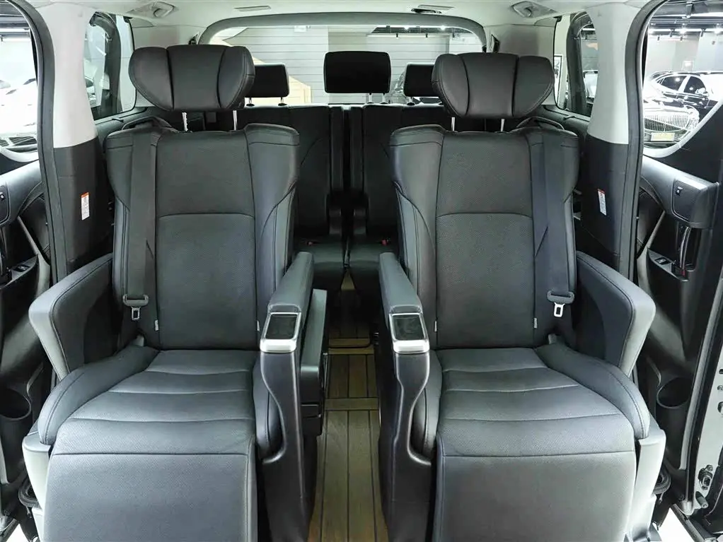 Toyota Vellfire 2020 — Photo 14/20
