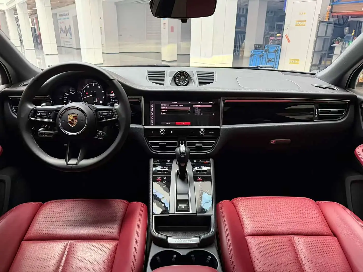 Porsche Macan 2023 — ფოტო 7/9