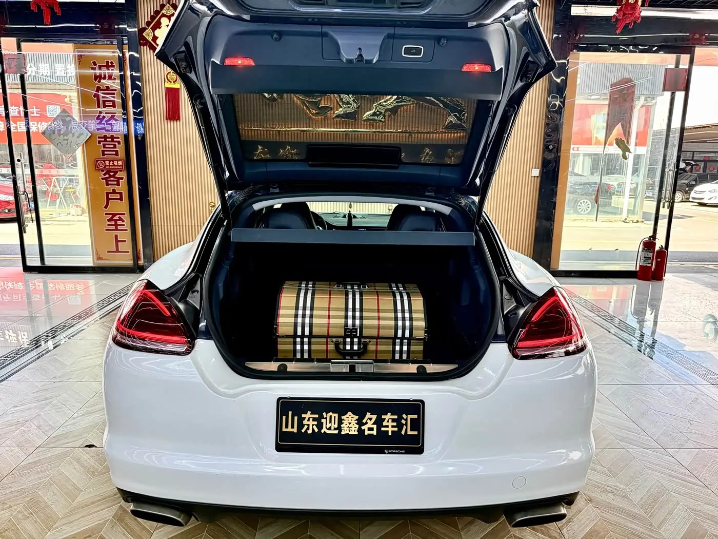 Porsche Panamera 2011 — Şəkil 18/18
