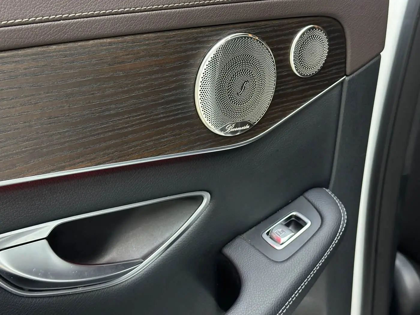 Mercedes-Benz GLC 2022 — Photo 11/20