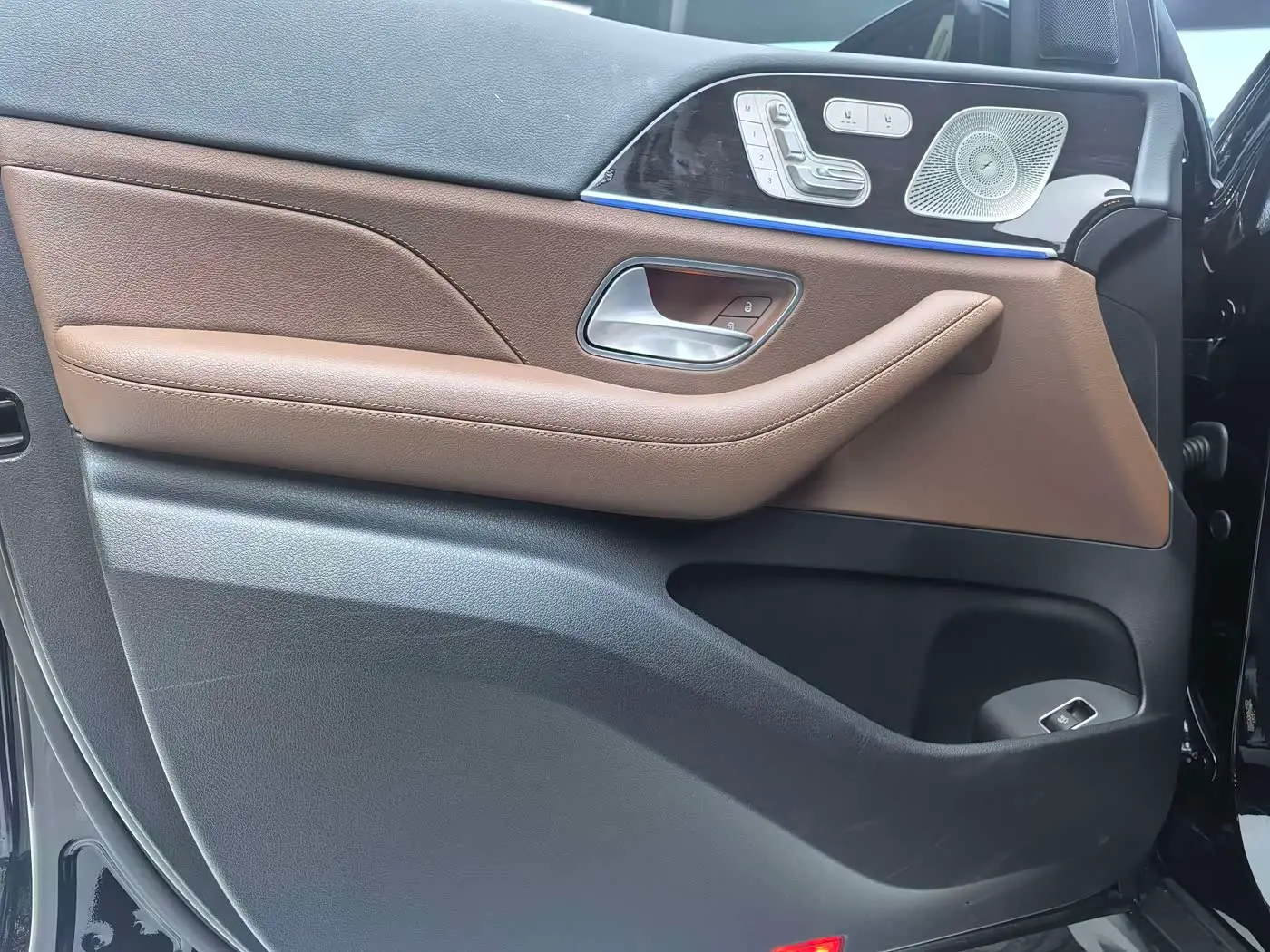 Mercedes-Benz GLE 2026 — Photo 11/17