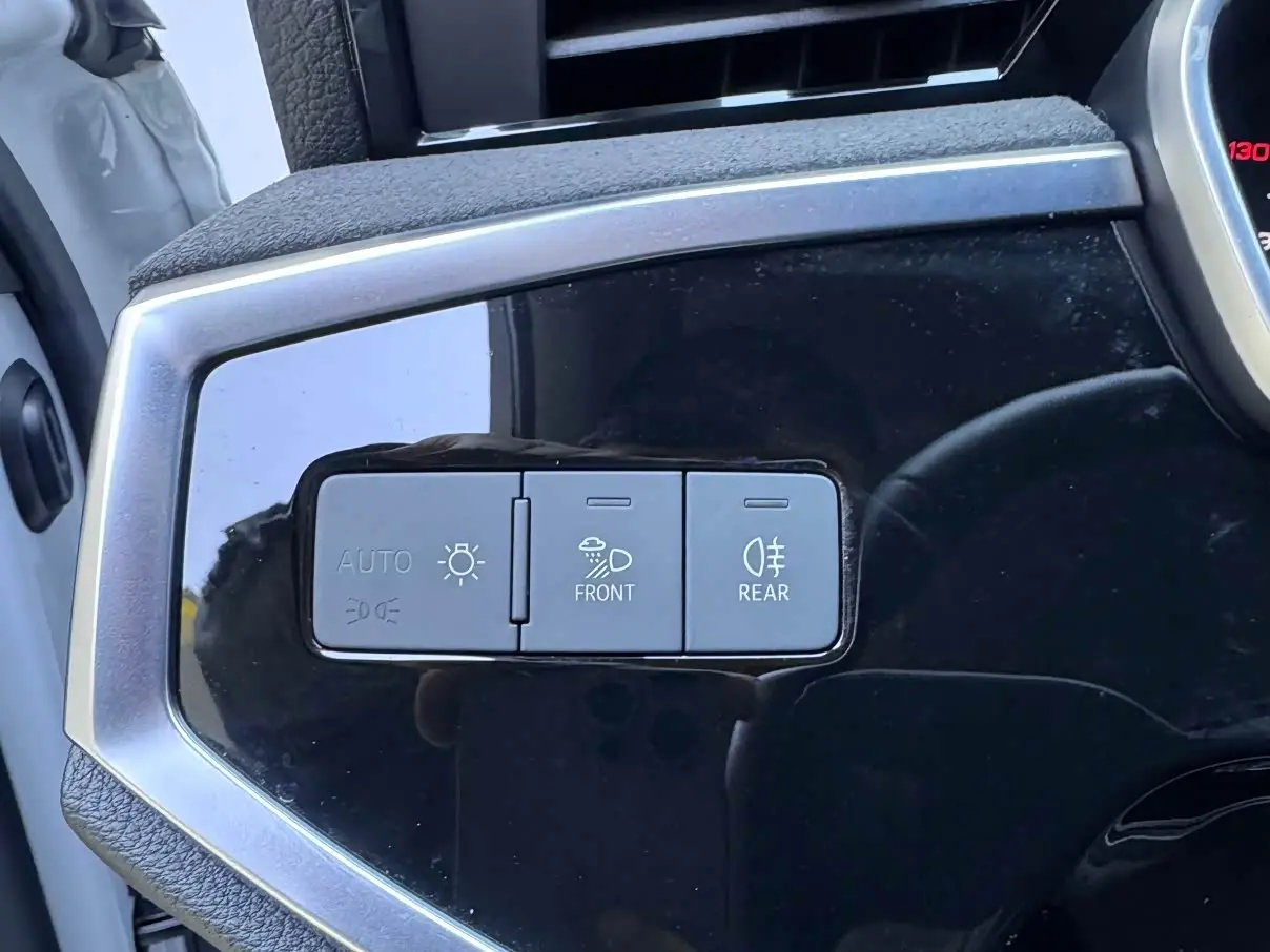 Audi Q3 2022 — Фото 12/20