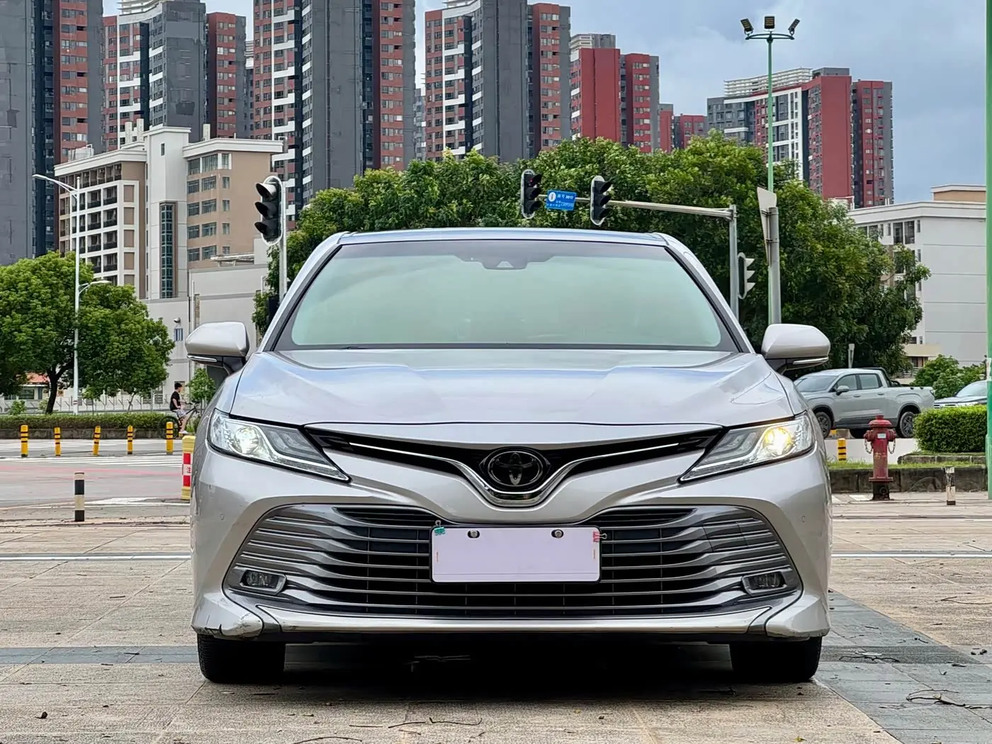 Toyota Camry 2019 — Photo 2/14