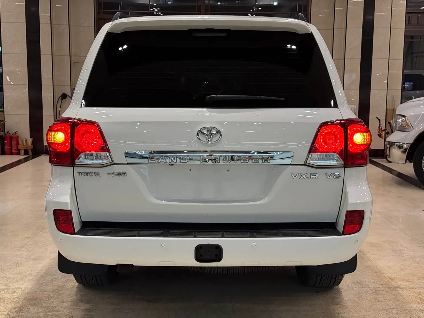 Toyota Land Cruiser 2013 — Photo 5/20
