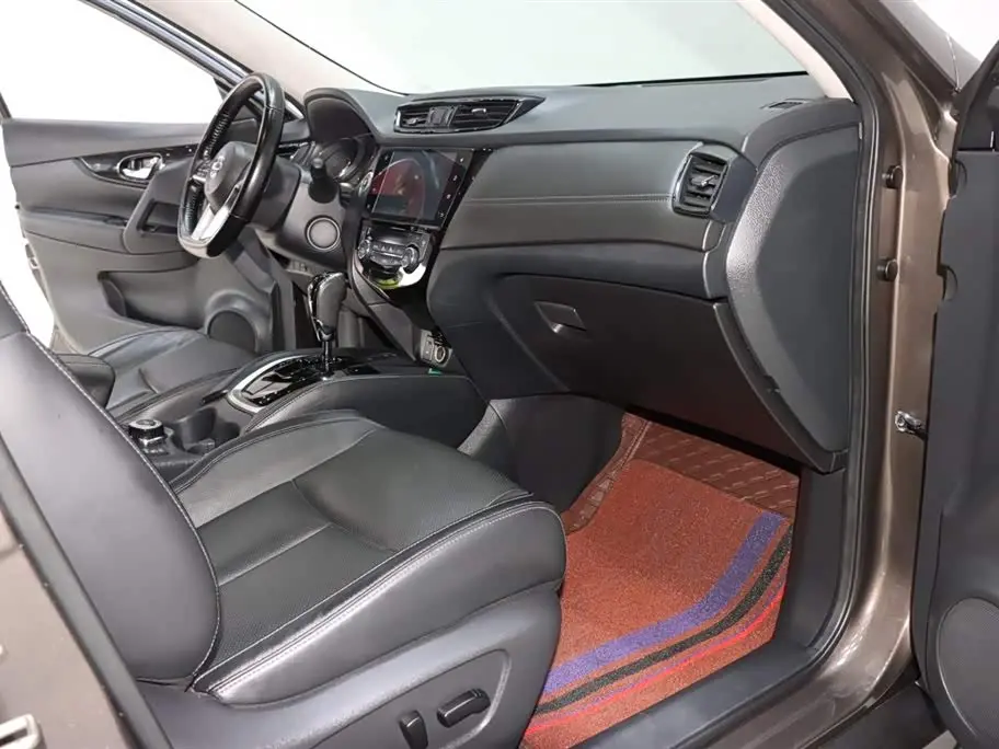 Nissan X-Trail 2021 — Photo 7/20