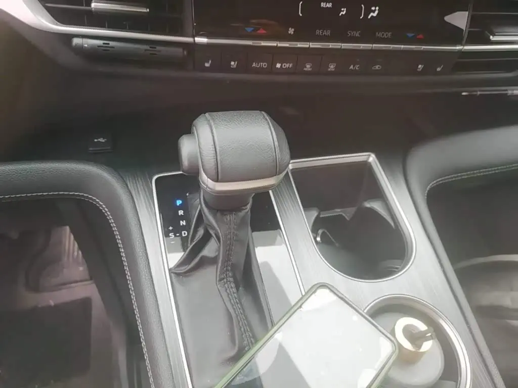 Toyota Sienna 2024 — Photo 14/20