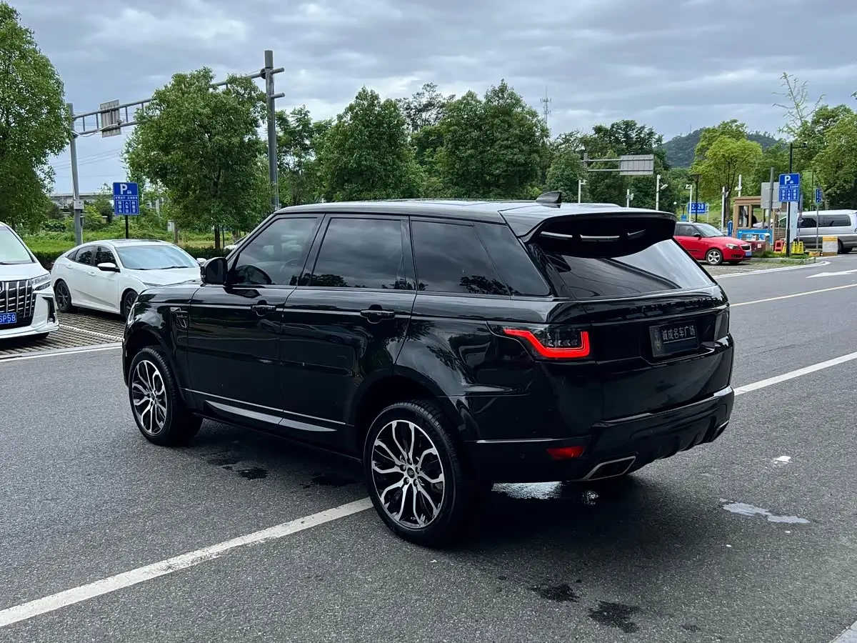 Land Rover Range Rover Sport 2021 — Photo 8/9