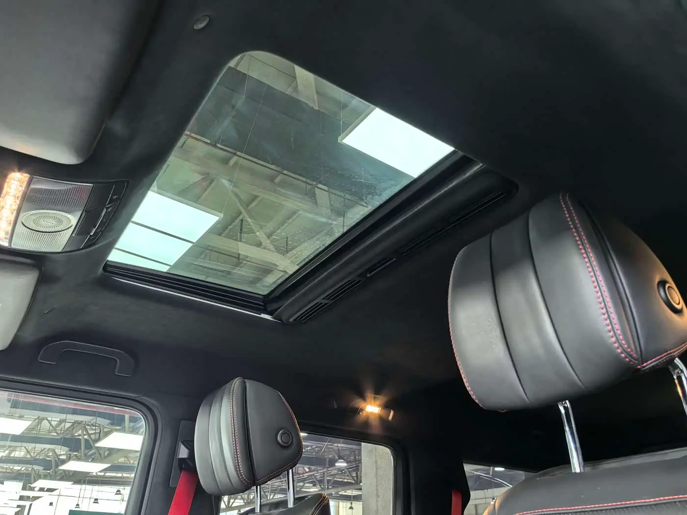 Mercedes-Benz G-Class 2019 — Фото 18/20