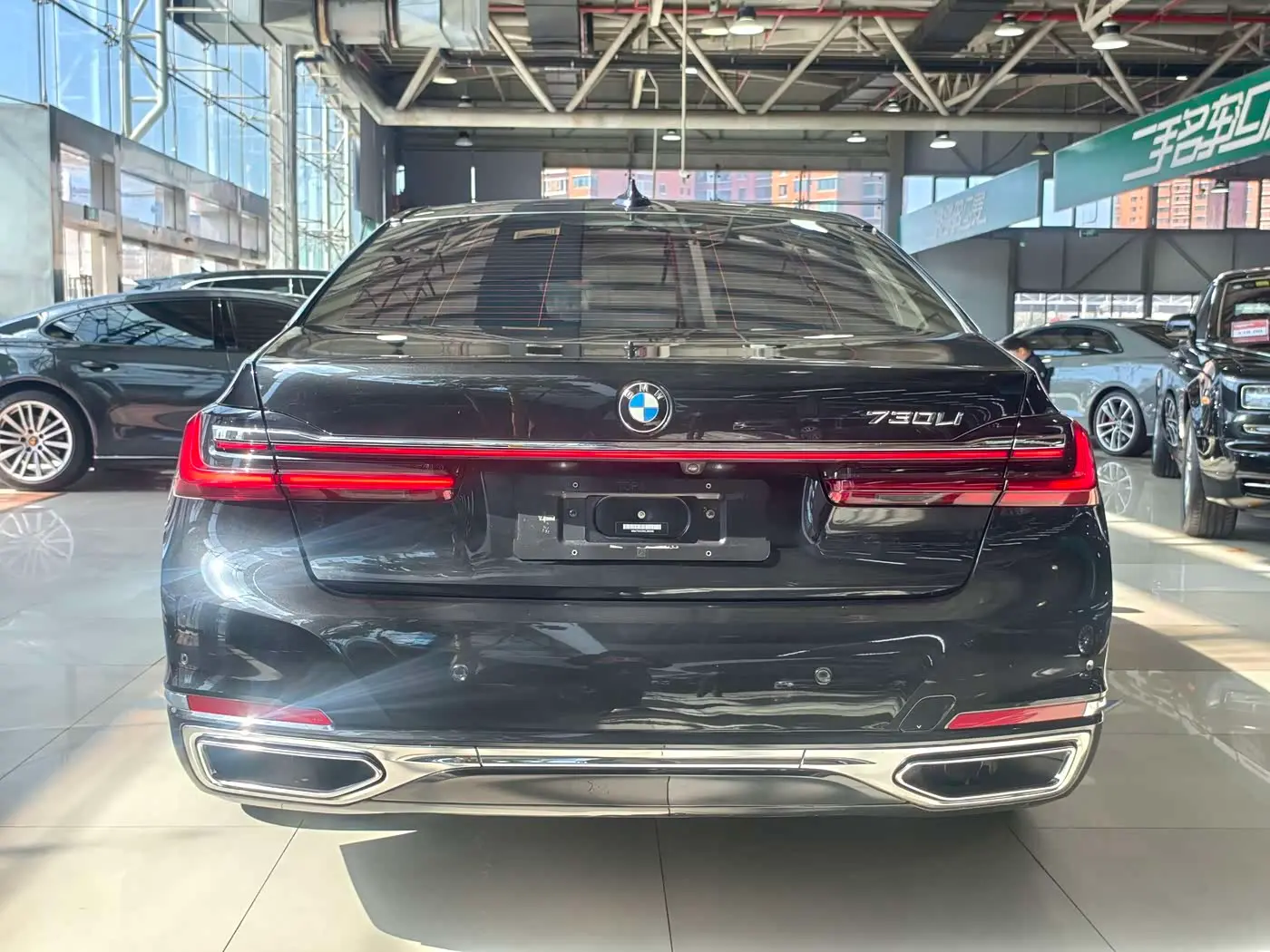 BMW 7 Series 2022 — Şəkil 19/20