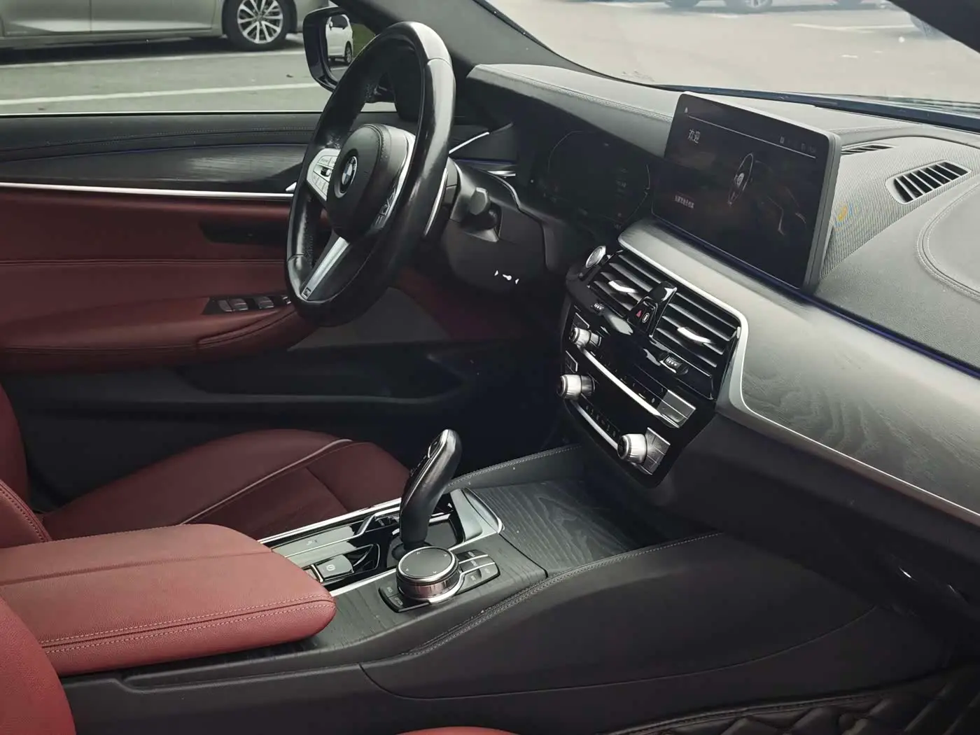 BMW 5 Series 2023 — Photo 8/17