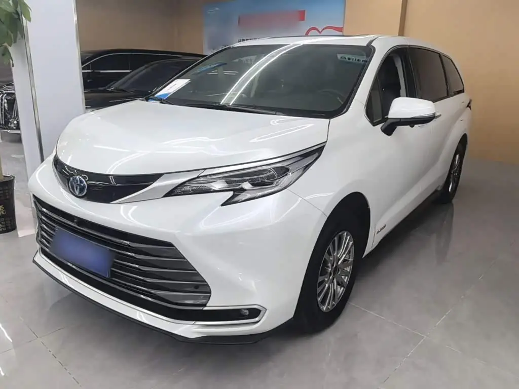 Toyota Sienna 2022 — Photo 1/20