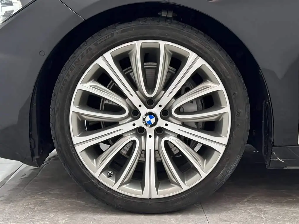 BMW 7 Series 2021 — Фото 19/20