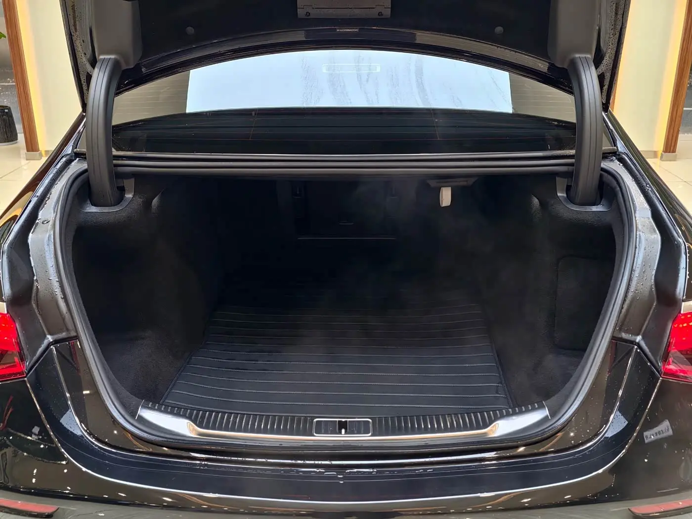 Mercedes-Benz S-Class 2021 — Photo 16/20
