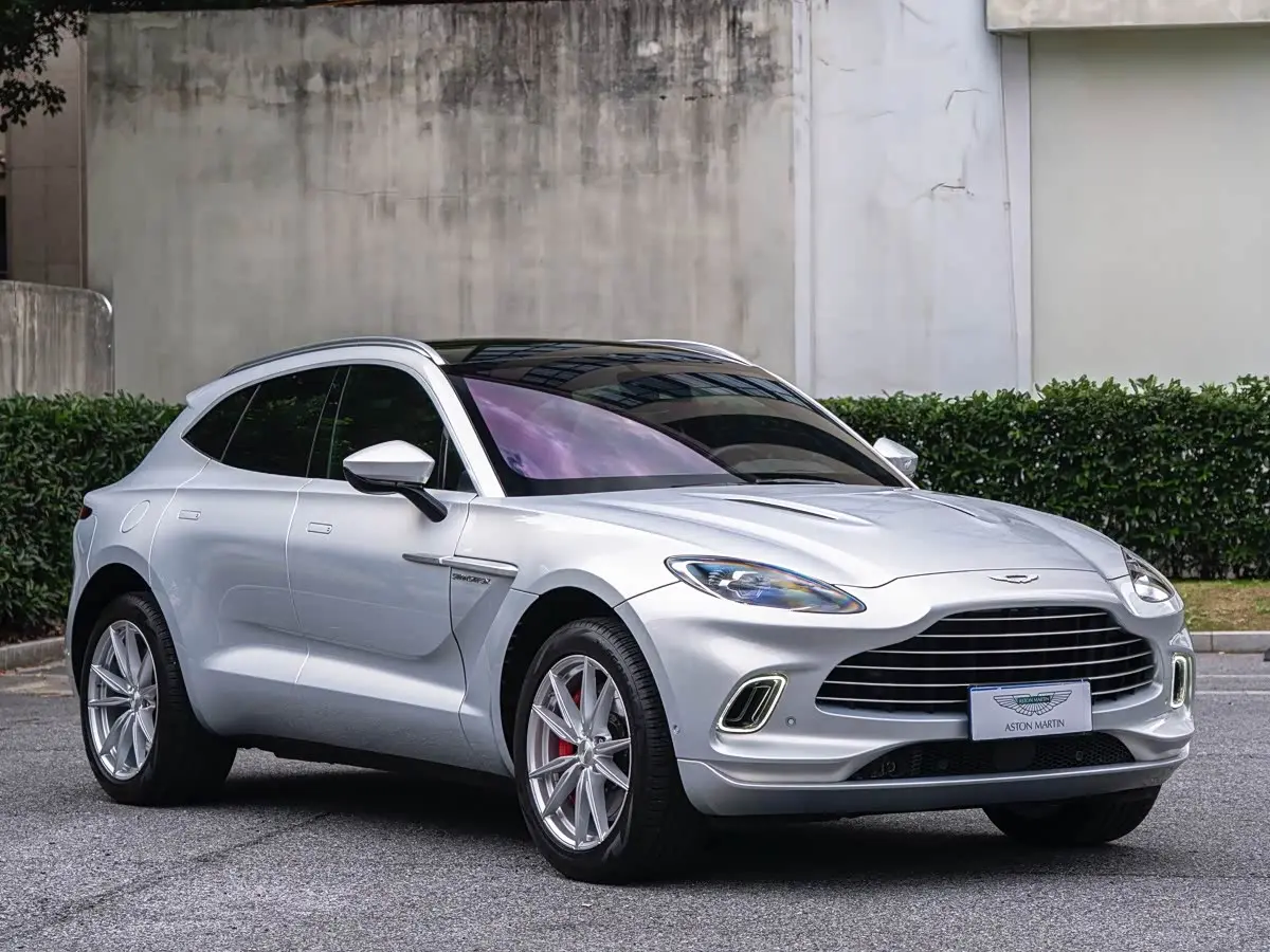 Aston Martin DBX 2024 — Фото 3/20