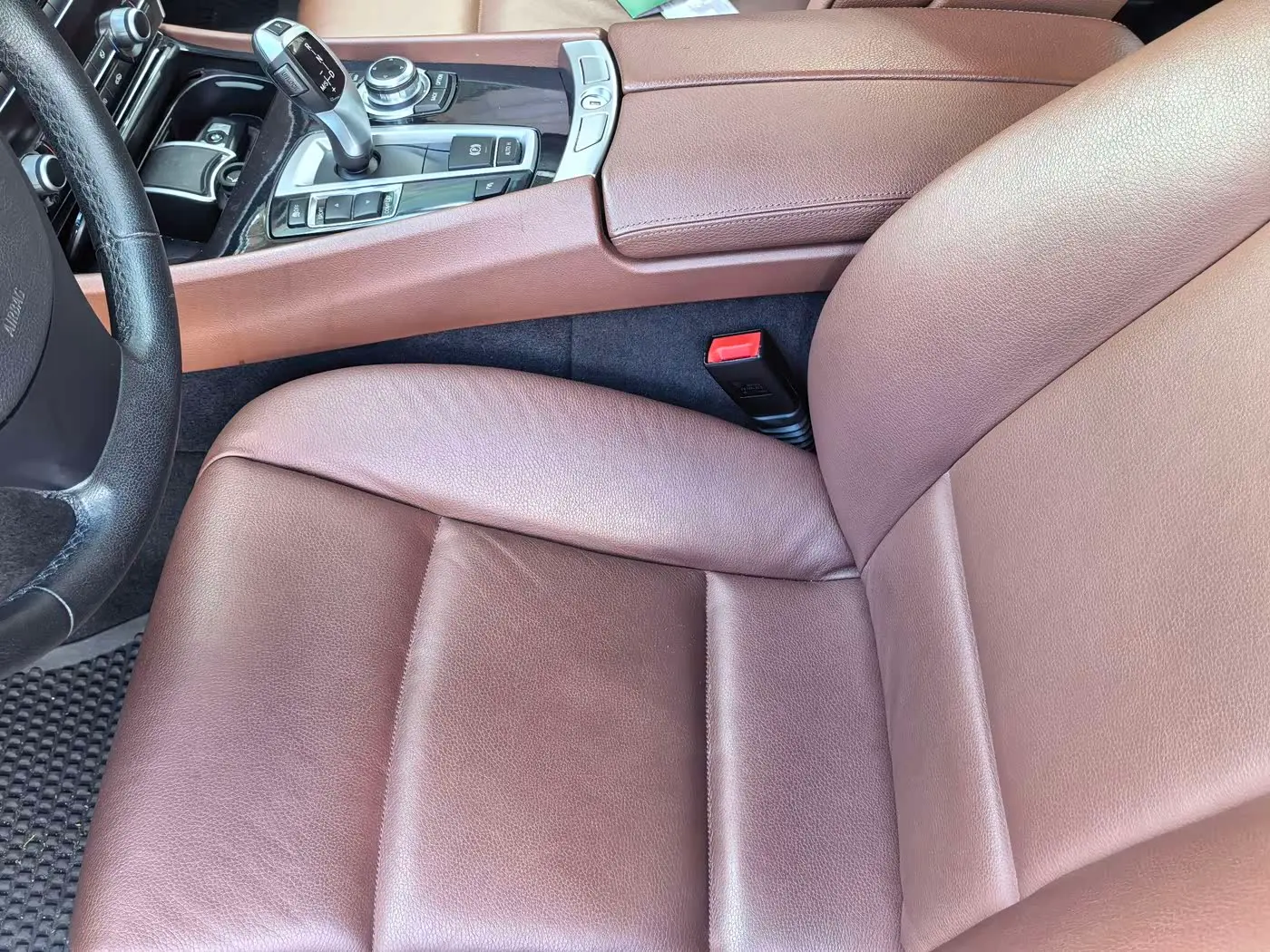 BMW 5 Series GT 2012 — Photo 7/9
