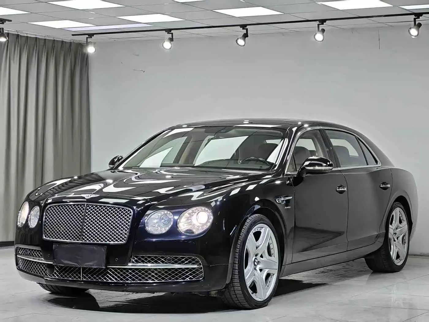 Bentley Flying Spur, 2014
