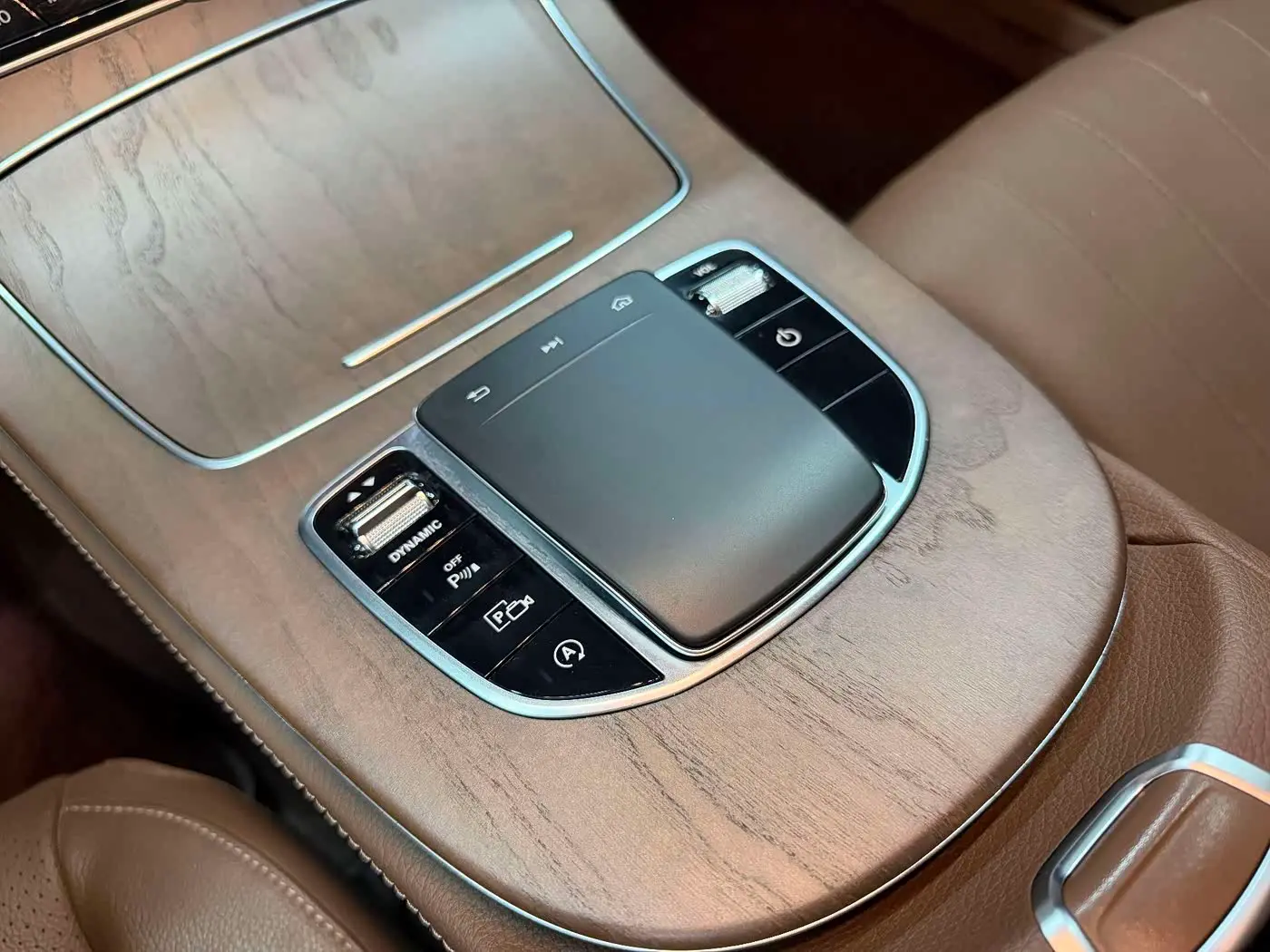 Mercedes-Benz E-Class 2020 — Фото 15/18