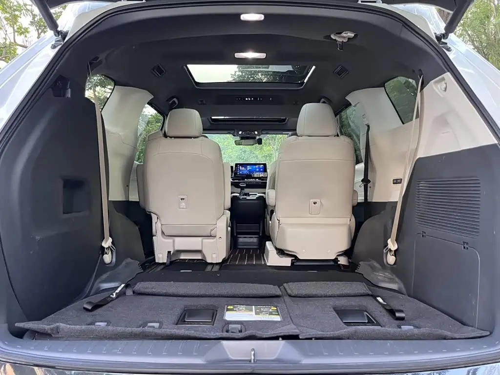 Toyota Granvia 2023 — Фото 16/20
