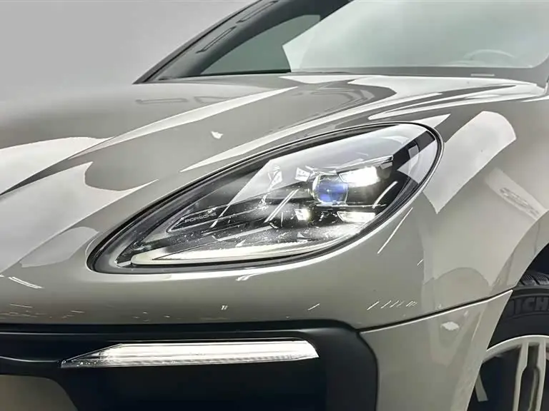 Porsche Macan 2023 — Photo 8/17
