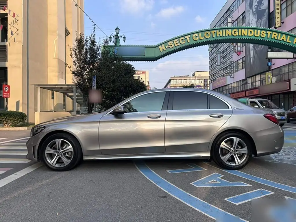 Mercedes-Benz C-Class 2019 — Фото 8/16