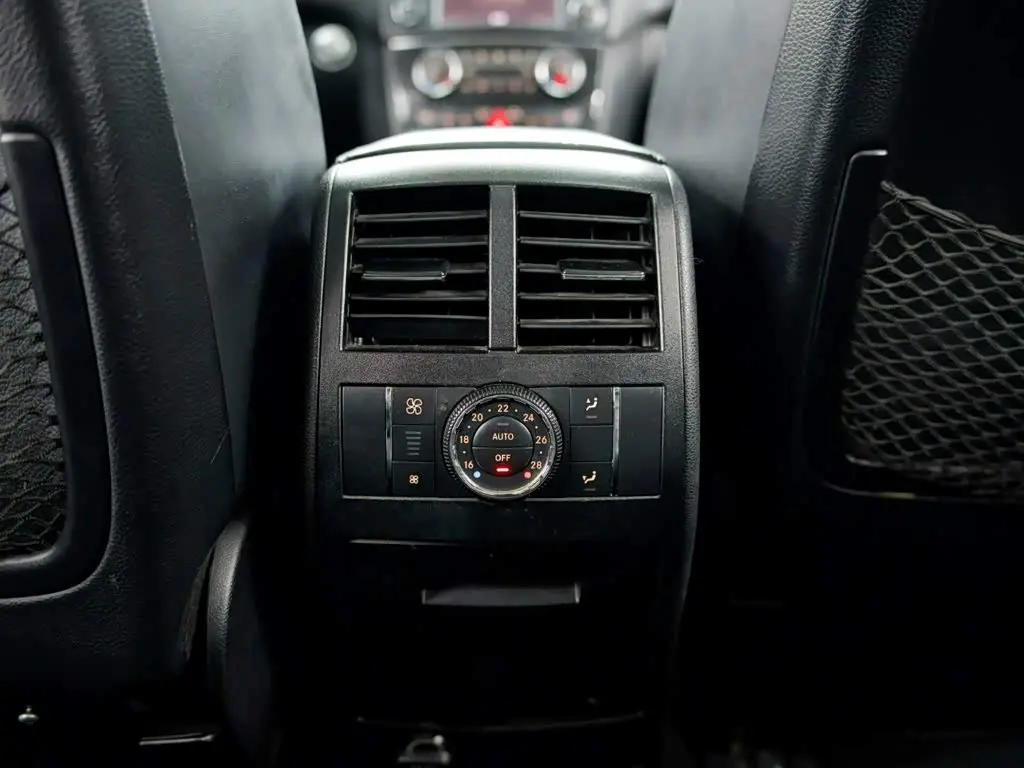 Mercedes-Benz M-Class AMG 2010 — Photo 16/16