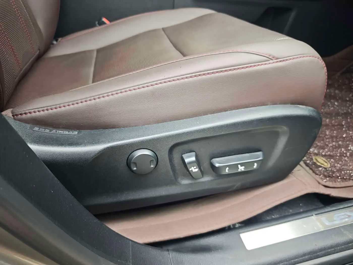 Lexus RX 2022 — ფოტო 14/18