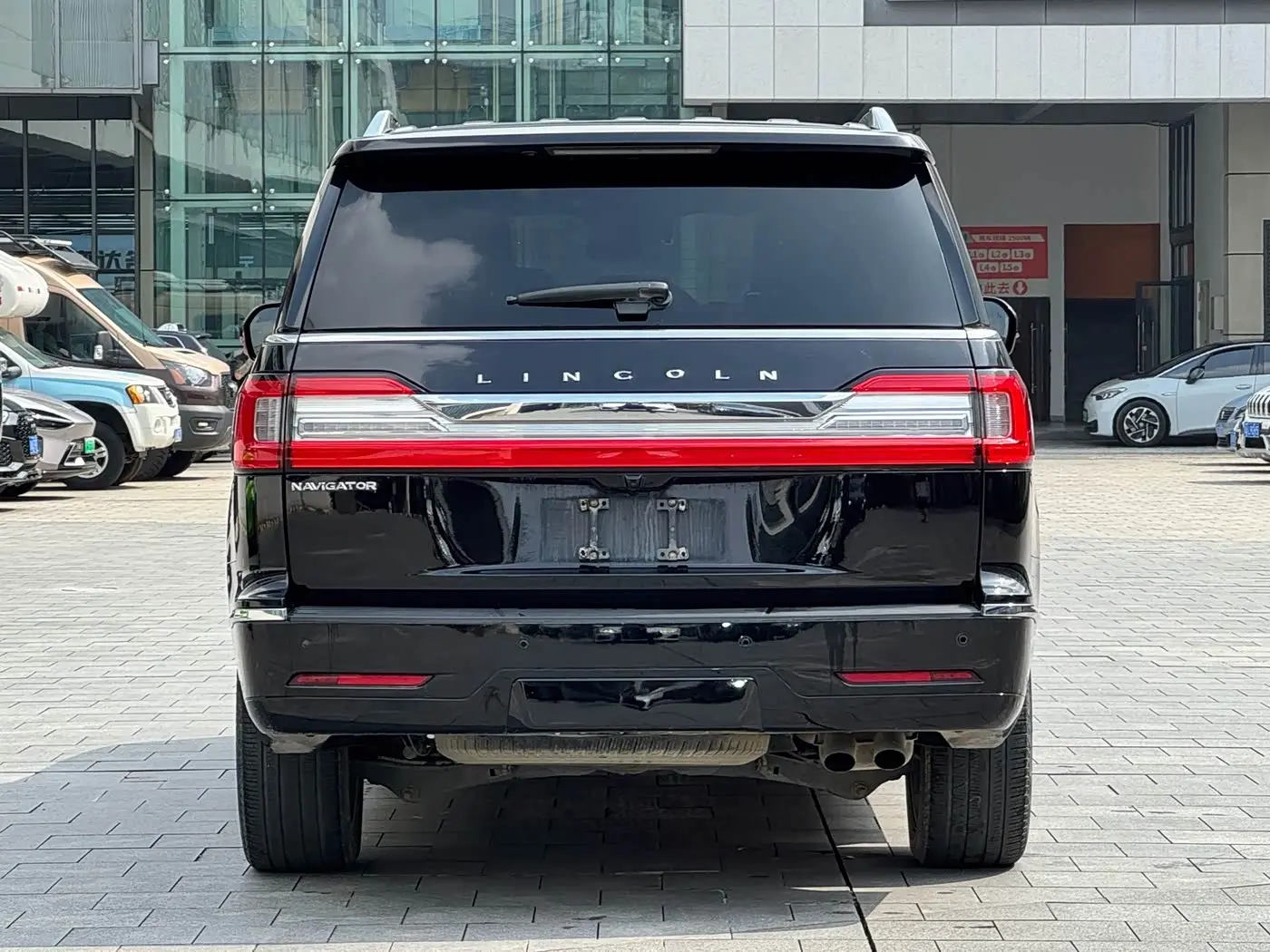 Lincoln Navigator 2019 — Фото 14/14