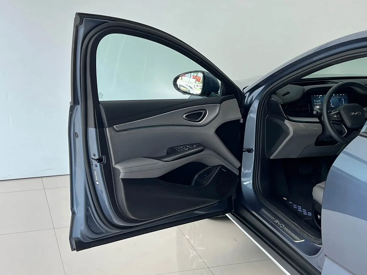 BYD Seal 07 DM-i 2025 — Фото 14/20