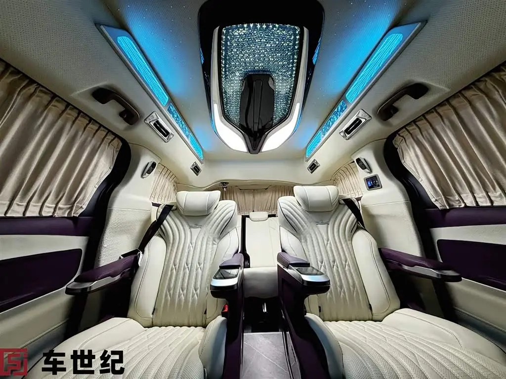 Toyota Sienna 2025 — Photo 6/11
