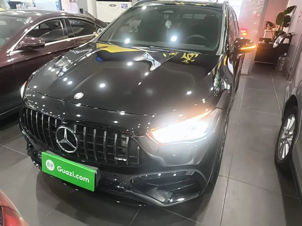 Mercedes-Benz GLA AMG 2024 — Фото 3/20
