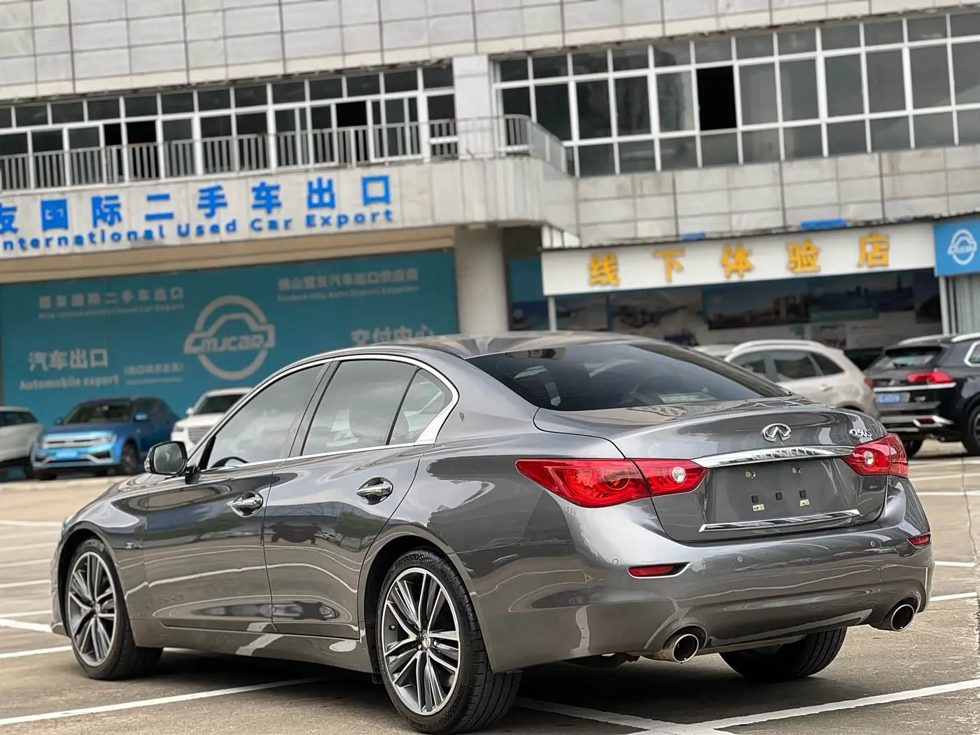 Infiniti Q50 2017 — Фото 6/20