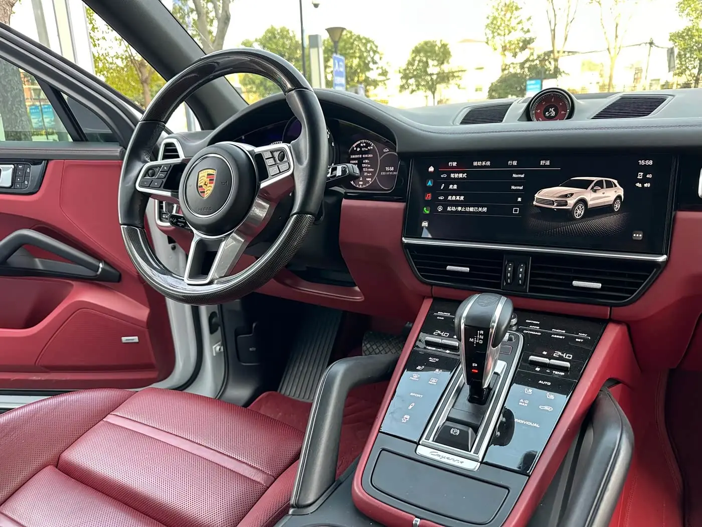 Porsche Cayenne 2023 — Фото 14/18