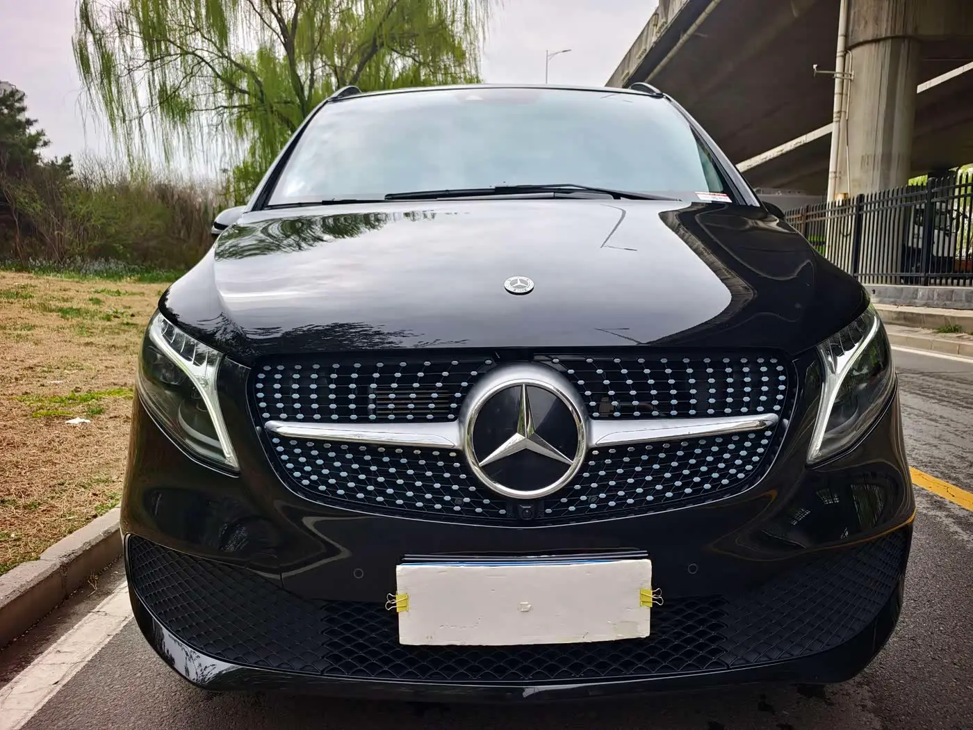 Mercedes-Benz V-Class 2023 — Photo 3/20