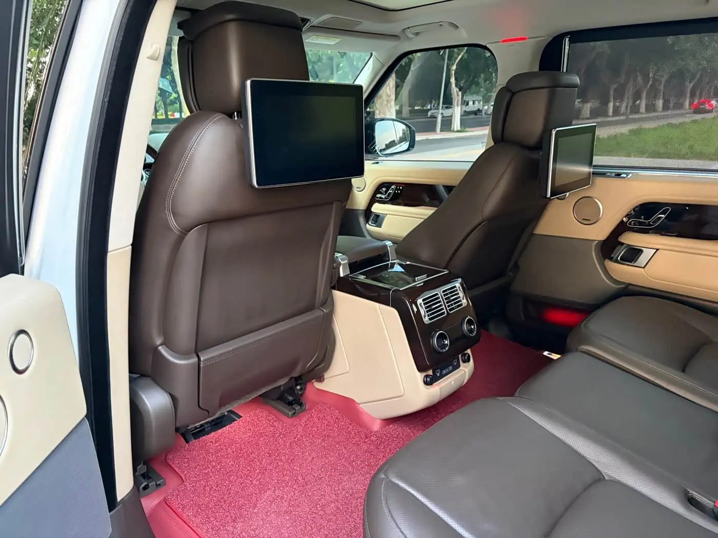 Land Rover Range Rover 2021 — ფოტო 17/20