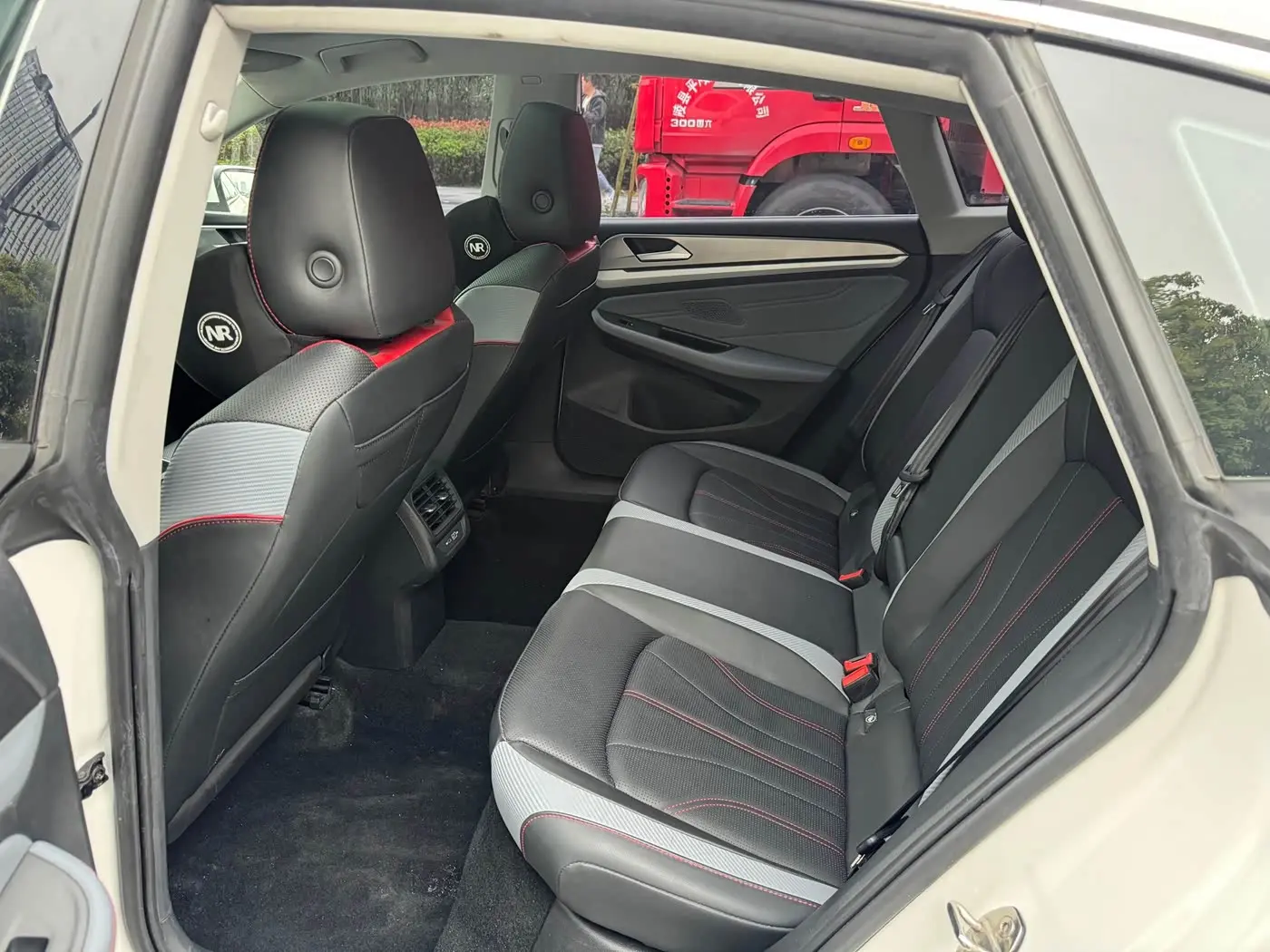 Volkswagen Lamando 2023 — Photo 5/17