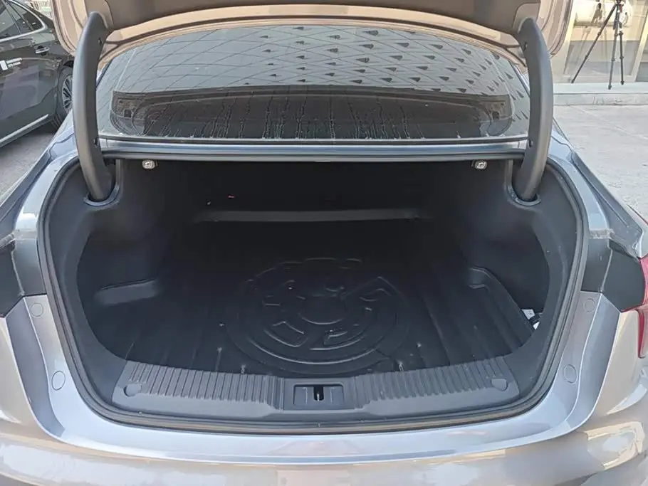 Hongqi H5 PHEV 2025 — Şəkil 4/16