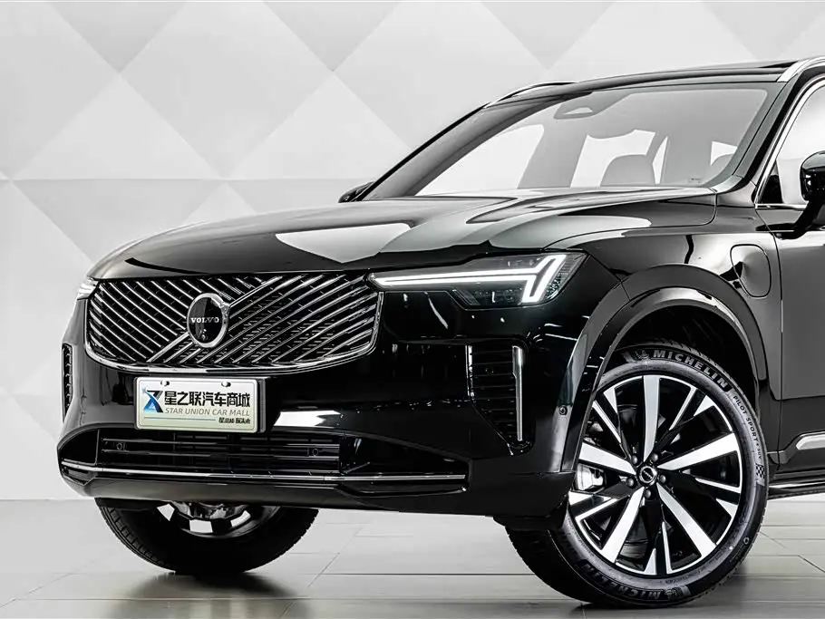 Volvo XC90 Plug-in Hybrid 2026 — Photo 2/20