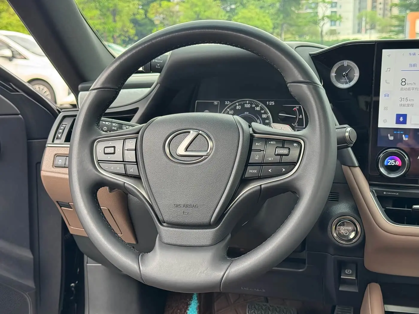 Lexus ES 2024 — Photo 9/16