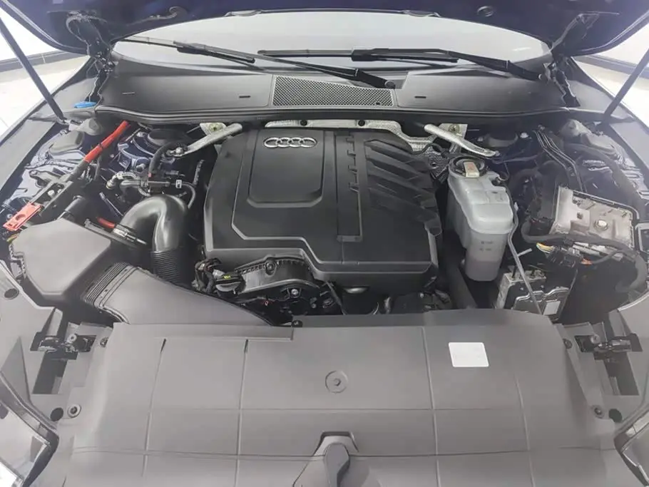Audi A7L 2024 — Photo 10/16