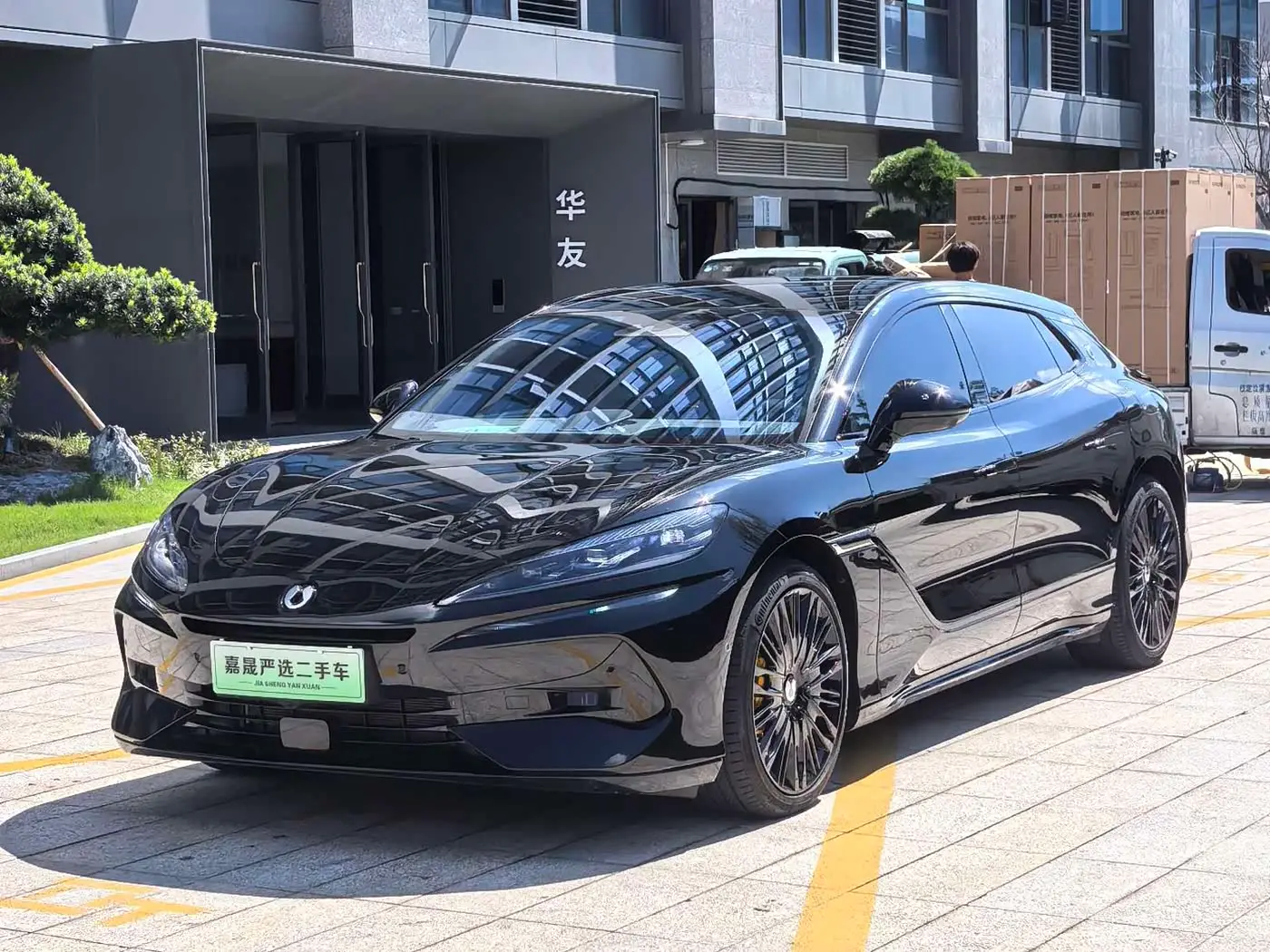 Denza Z9GT, 2024