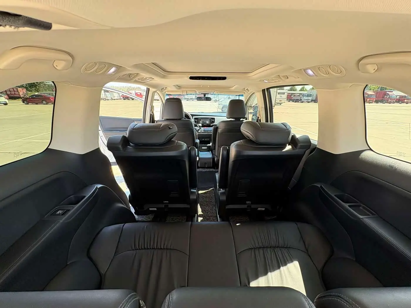 Honda Odyssey 2019 — Фото 14/18