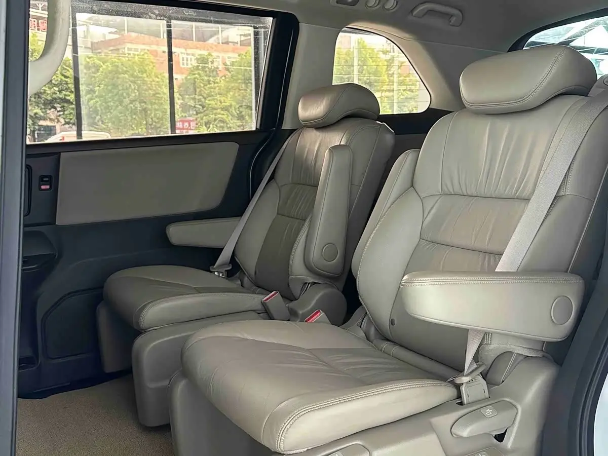 Honda Odyssey 2017 — Фото 10/20