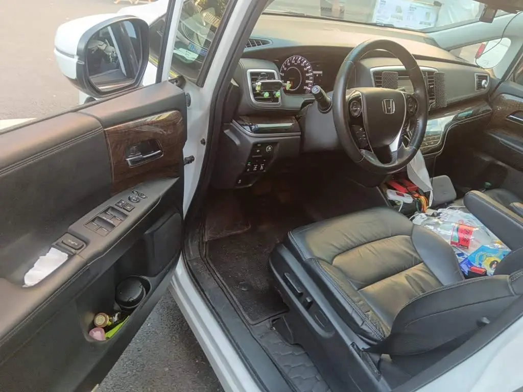 Honda Odyssey 2015 — Photo 14/20