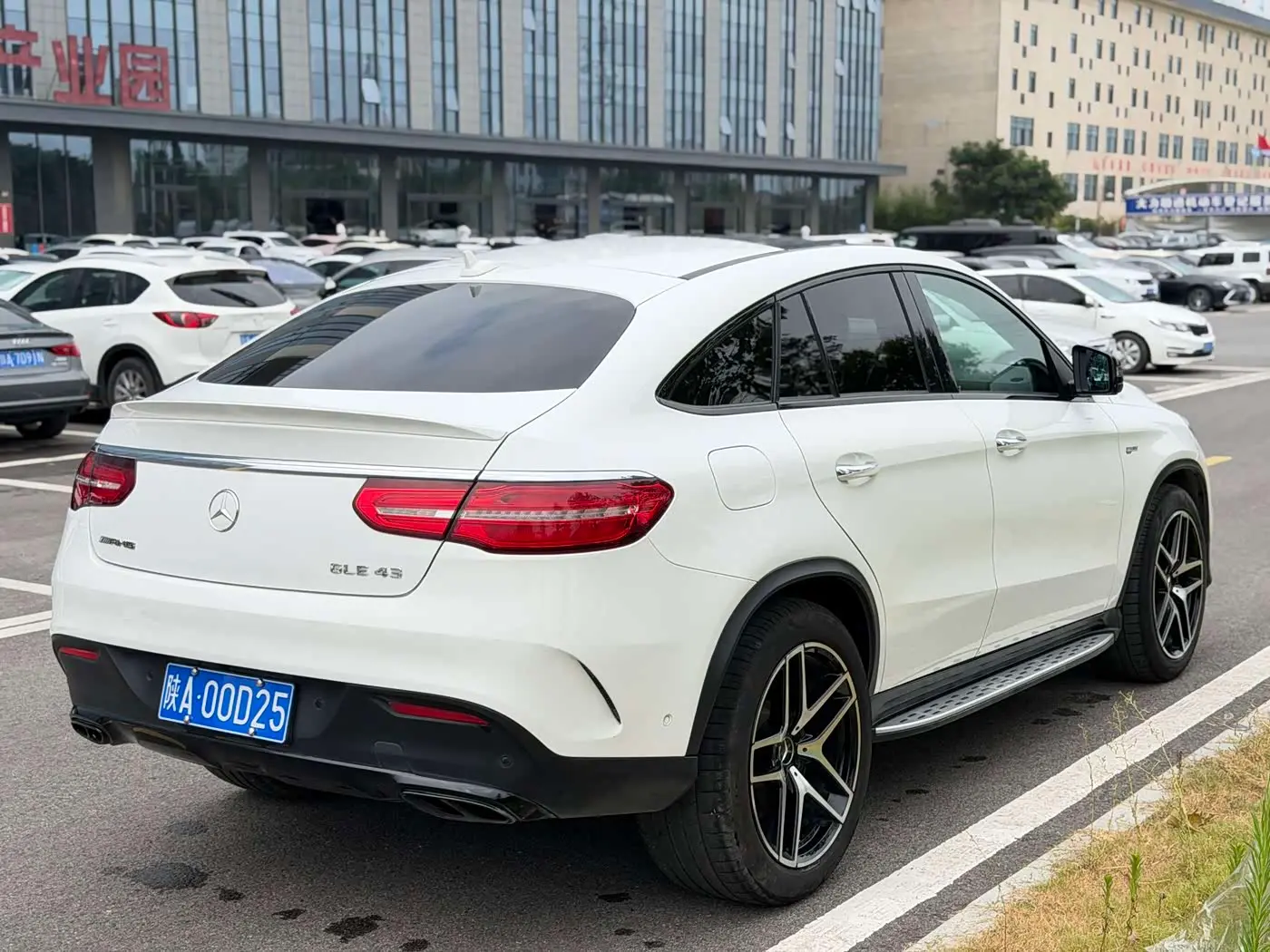 Mercedes-Benz GLE Coupe AMG 2018 — Şəkil 7/7