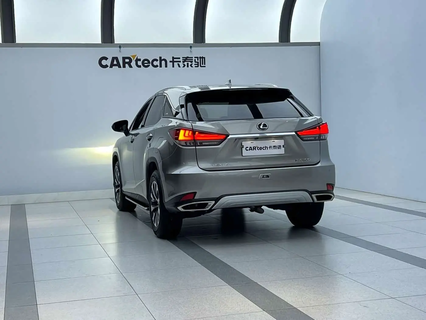 Lexus RX 2022 — Şəkil 4/9