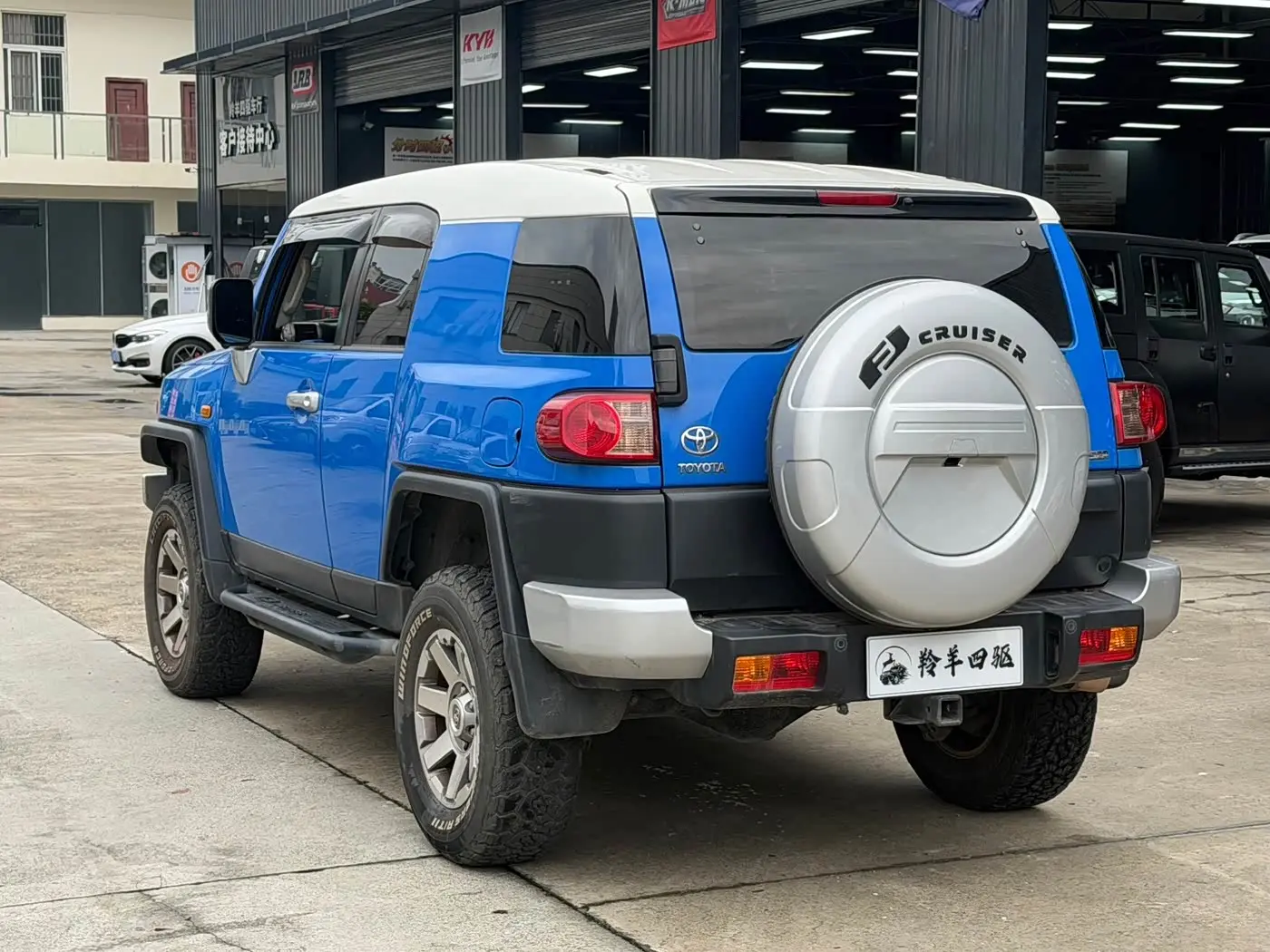 Toyota FJ Cruiser 2009 — Şəkil 13/17