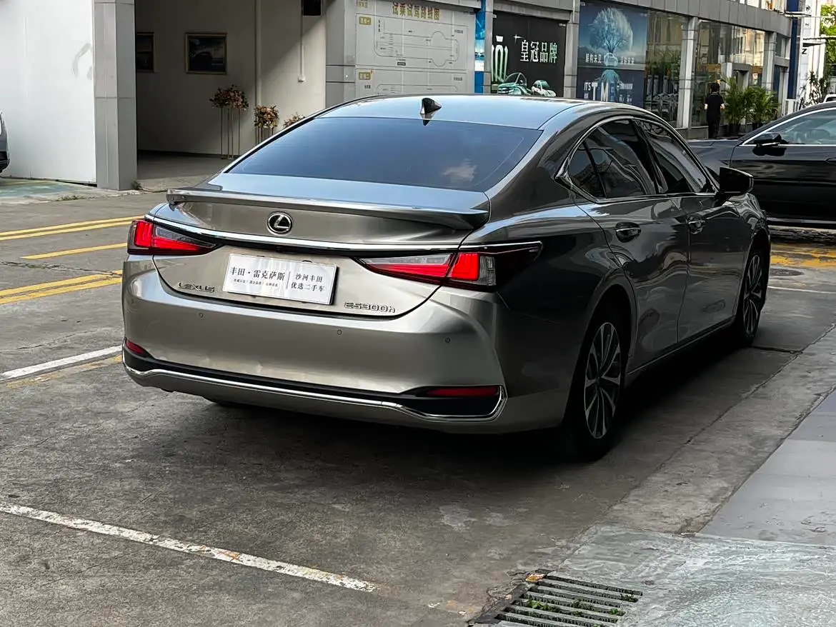 Lexus ES 2023 — Фото 6/20