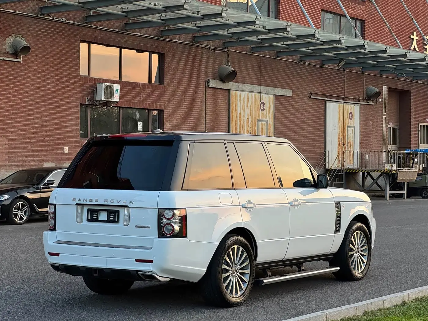 Land Rover Range Rover 2012 — Photo 11/18