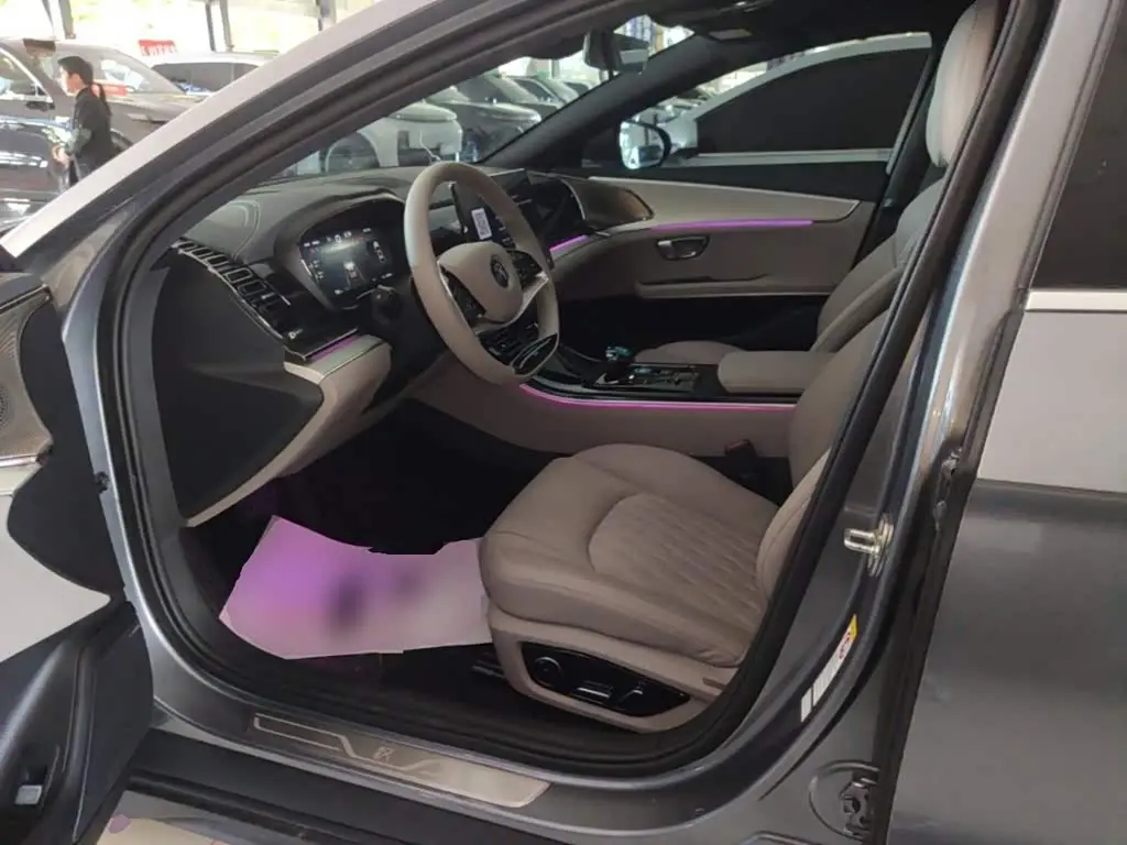 BYD Han 2025 — Photo 16/20